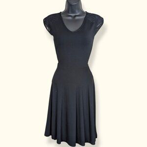 la fée maraboutée Black A-Line Lace-Back Dress